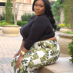 /blogs/fashion-1/green-floral-statement-pants